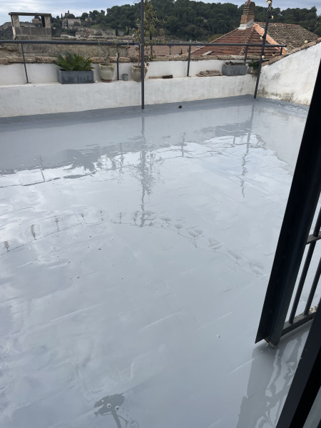 Étanchéité résine sur carrelage à Villeneuve les Avignon